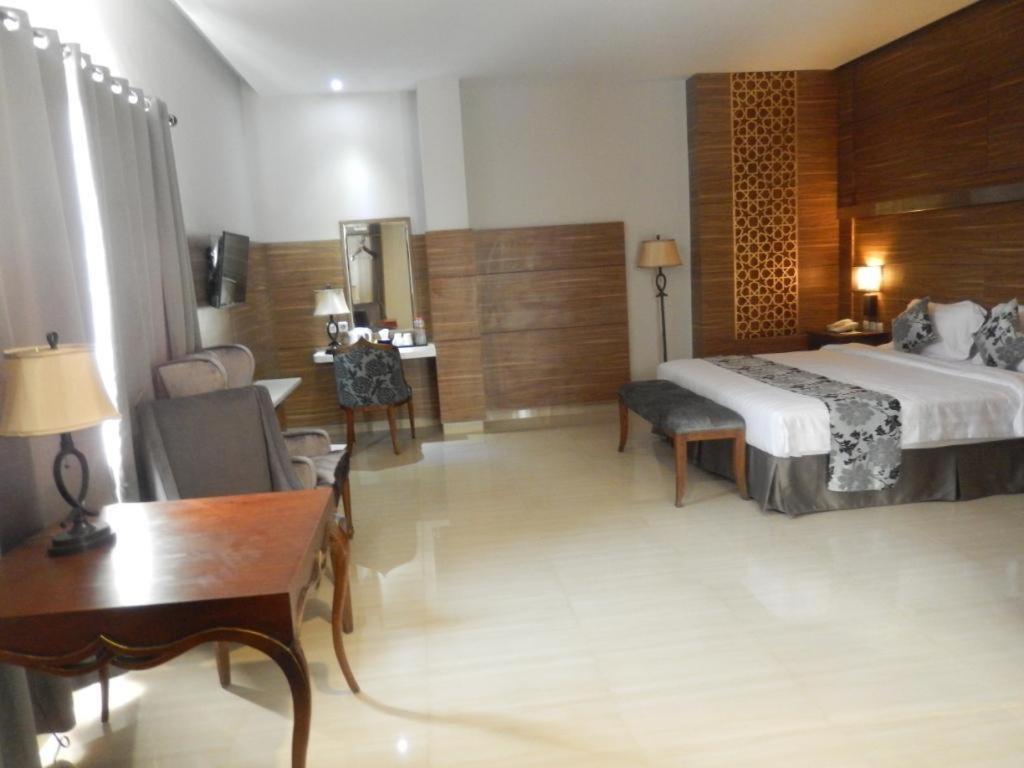 Grand Amira Hotel Solo, Azana Hotels Collection Extérieur photo