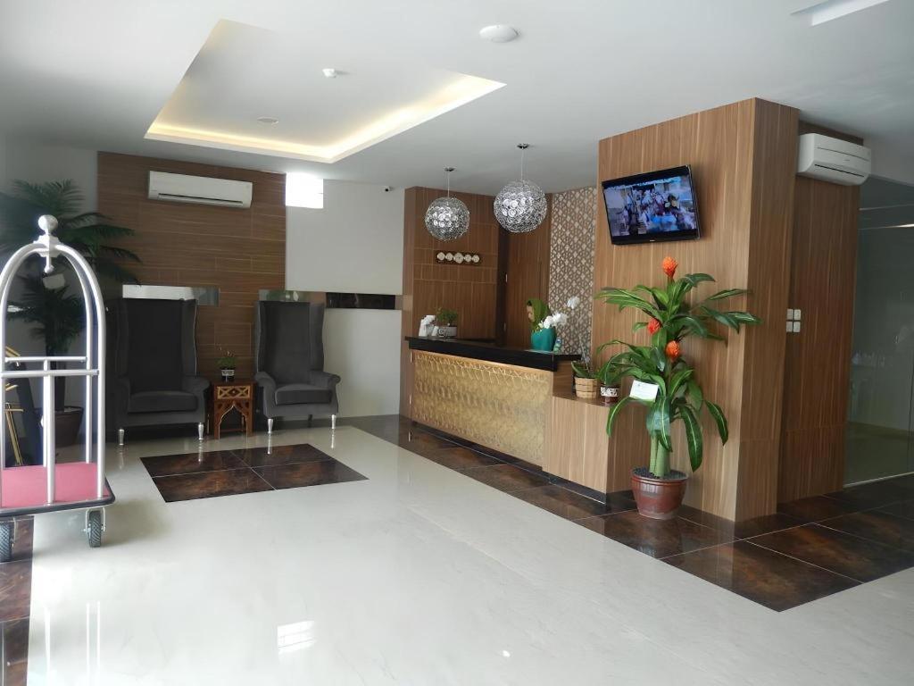 Grand Amira Hotel Solo, Azana Hotels Collection Extérieur photo