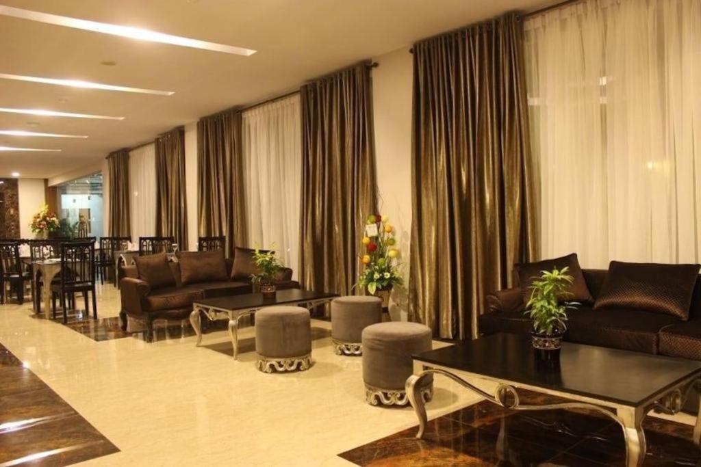 Grand Amira Hotel Solo, Azana Hotels Collection Extérieur photo