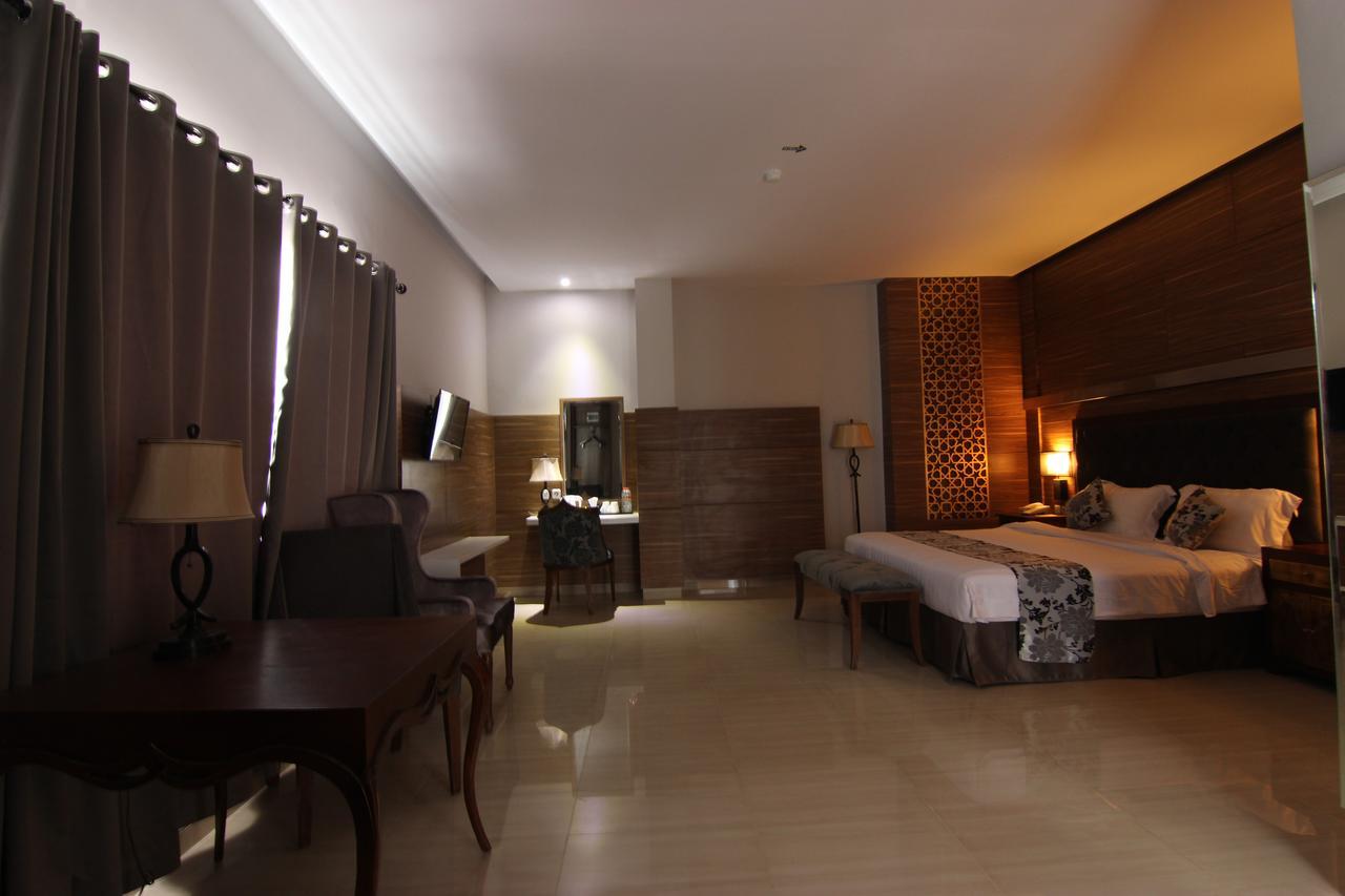 Grand Amira Hotel Solo, Azana Hotels Collection Extérieur photo