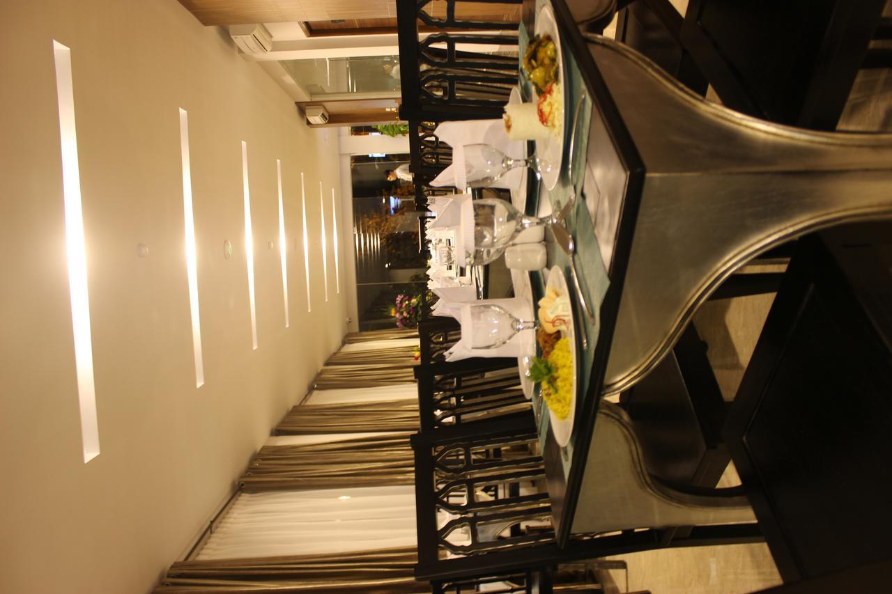 Grand Amira Hotel Solo, Azana Hotels Collection Extérieur photo